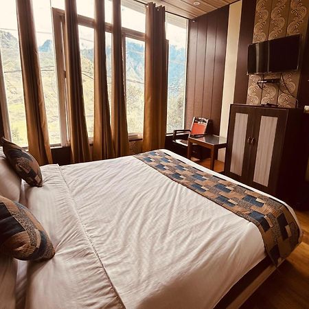 Sleeping Beauty Hotel Moutain View Property Joshīmath Exteriér fotografie