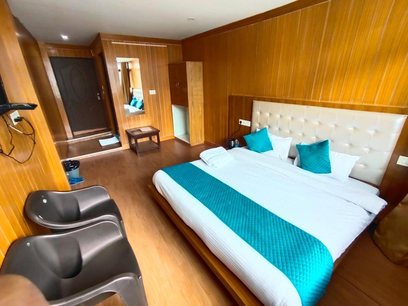 Sleeping Beauty Hotel Moutain View Property Joshīmath Exteriér fotografie