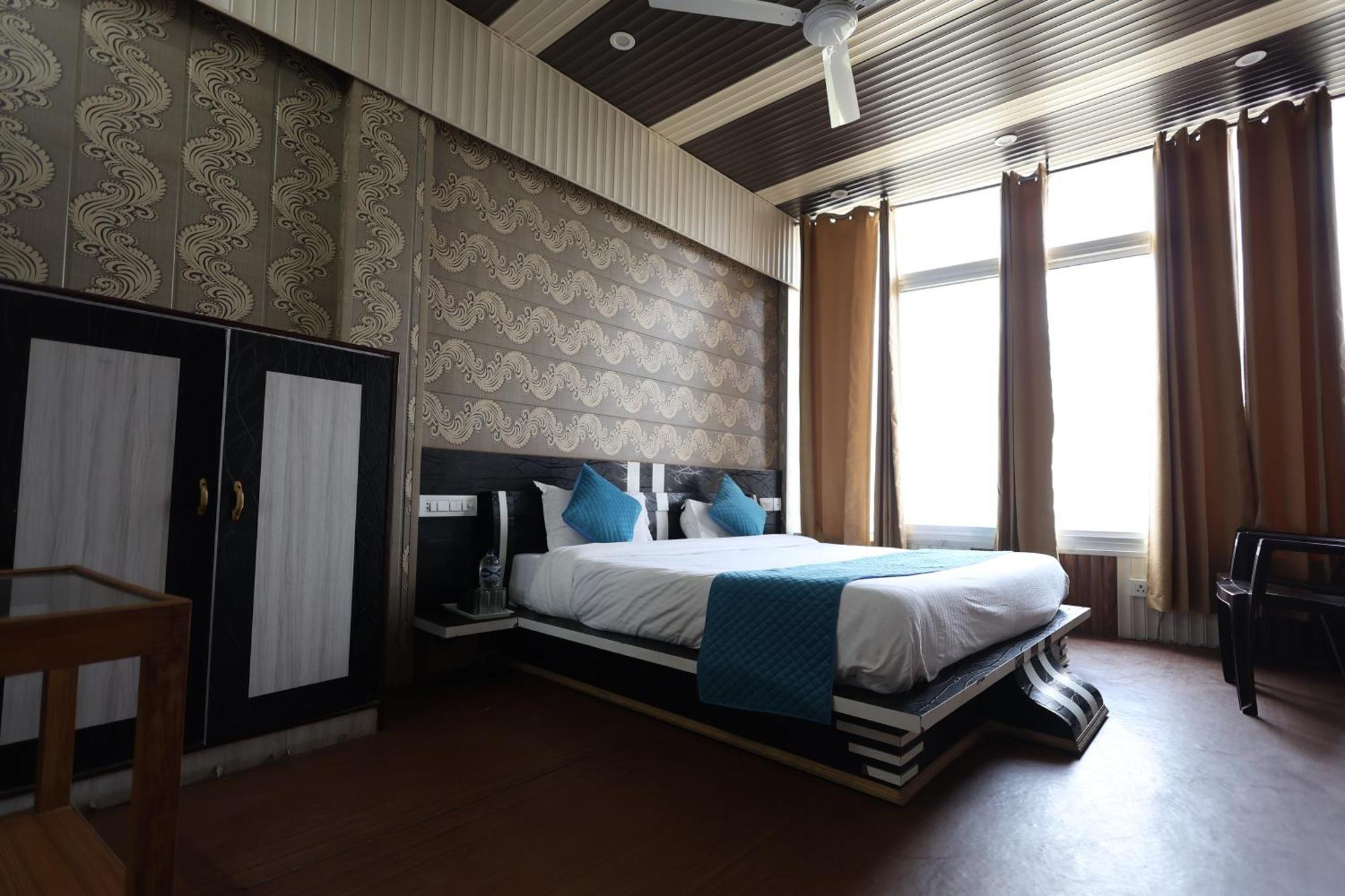 Sleeping Beauty Hotel Moutain View Property Joshīmath Exteriér fotografie